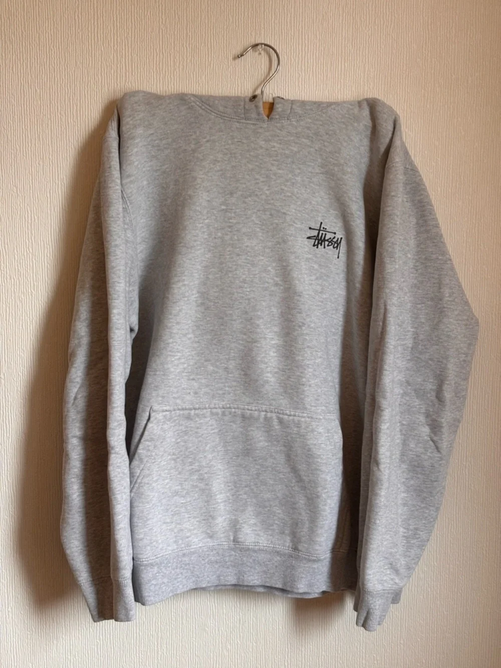 Stüssy Unisex Grey Logo Hoodie - Picture 2 of 3